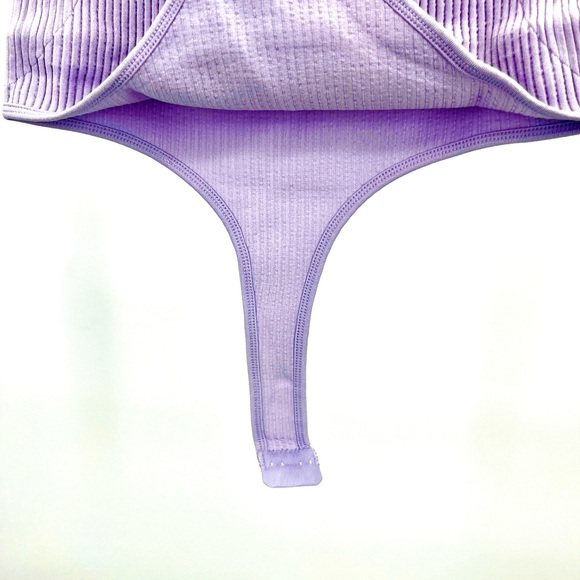 Elegant Lavender Sleeveless Ribbed Top Turtleneck Bodysuit Clasps At Bottom - Picture 6 of 8